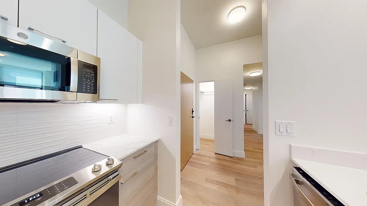 Building Photo - 1083 Commonwealth Ave #205