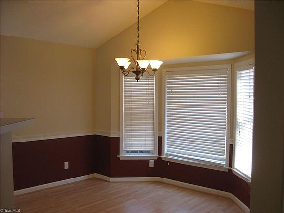 4th image of 511 Woodhollow Ct
