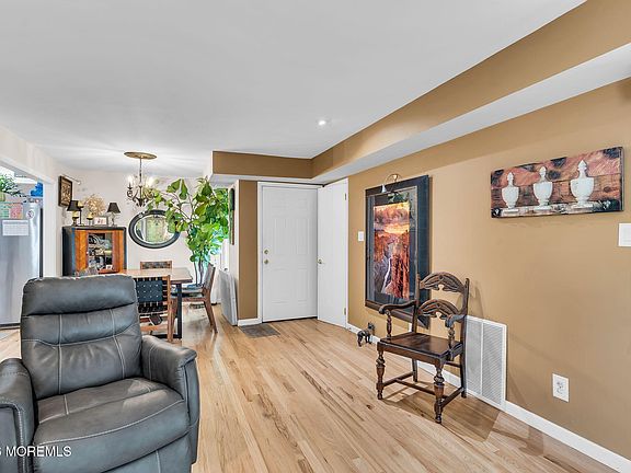 5th image of 4 Newport Court