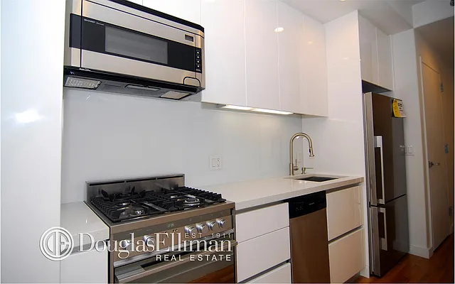 Rented by Douglas Elliman | media 23