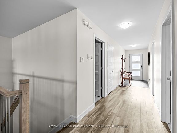 3rd image of 336 Moisson St
