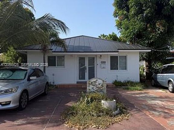 2nd image of 1025 SW 12th St #1025