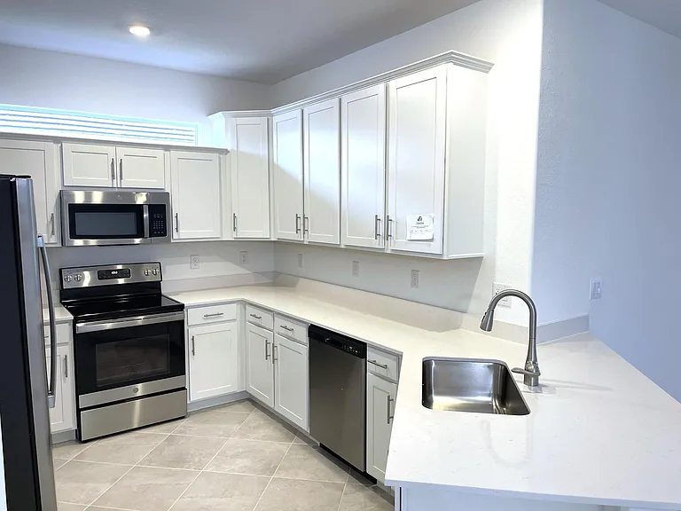 2184 Dragonfruit Way — Photo 4