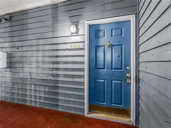 5th image of 326 Meadows Cir