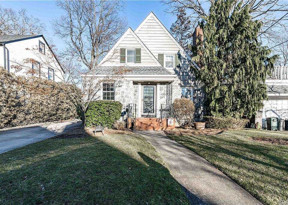 7 Hawthorne Street, Lynbrook, NY 11563 Zillow