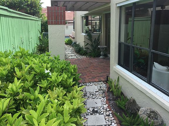 3rd image of 527 Bay Villas Ln