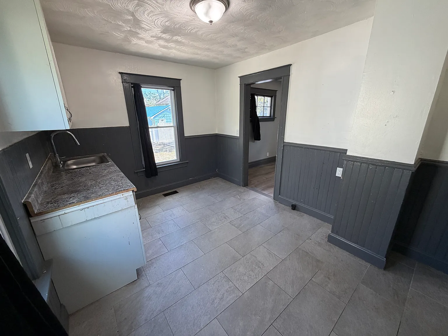 3 bed, $1,400 — Photo 4