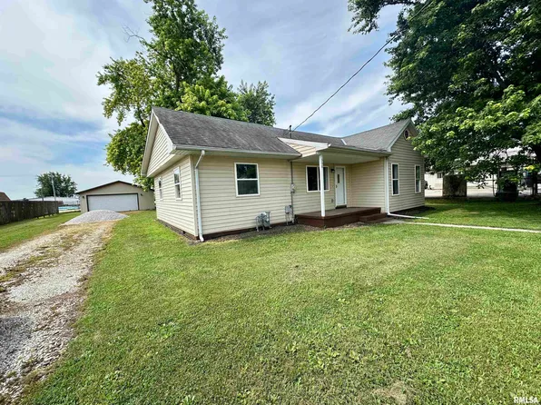 308 E 1st Ave, Deer Creek, IL 61733