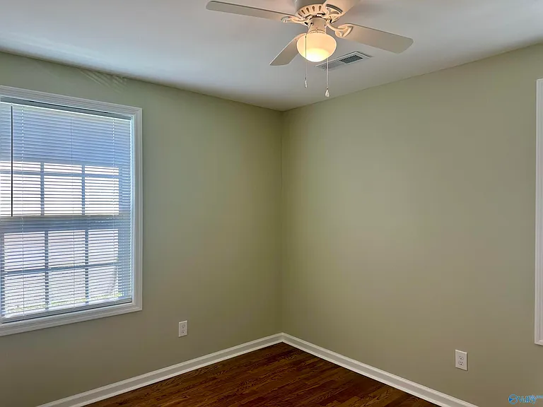 3111 Hale Dr SW — Photo 10