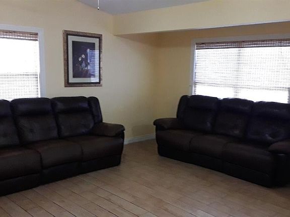 3rd image of 816 Wilkinson Dr