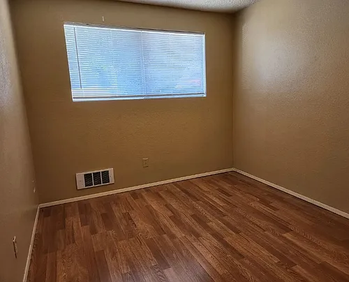 1019 Lenora Ct #4 Photo 1