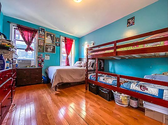 3rd image of 4138 67th St APT 3
