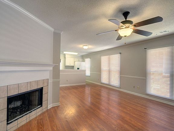 3rd image of 382 Booth Ln