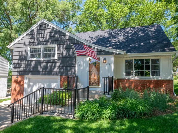 10336 W Park Ridge AVENUE, Wauwatosa, WI 53222