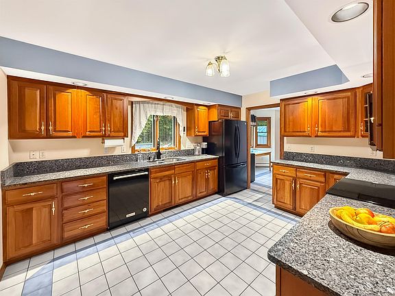 2nd image of 46 Cobble Hill Meadows