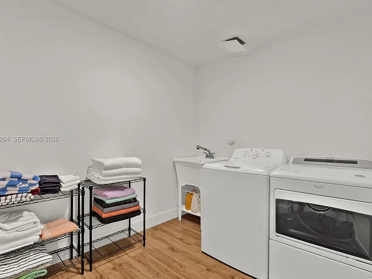 808 SW 29th St — Photo 18