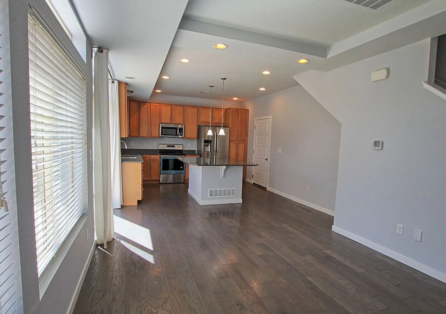 5 bed 3.5 bath home in the Meadows — Photo 3