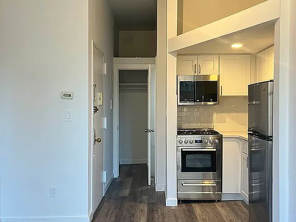 3rd image of 1582 York Ave APT 5D