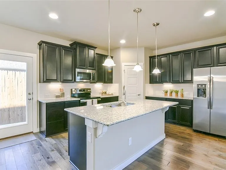 2305 Paxton Way — Photo 11