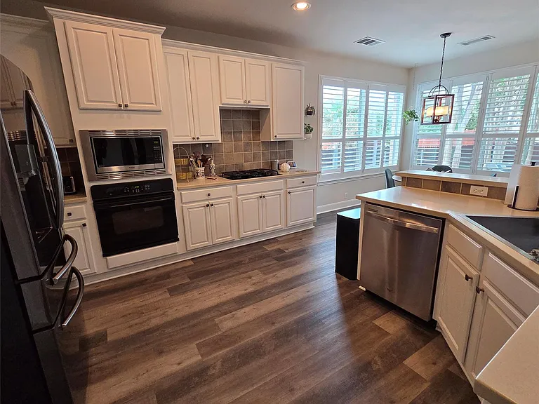 8208 Endeavor Cir — Photo 14