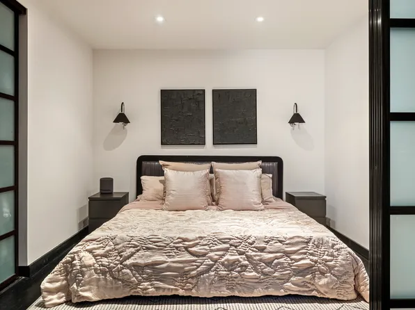 20 Pine Street image 3 of 14