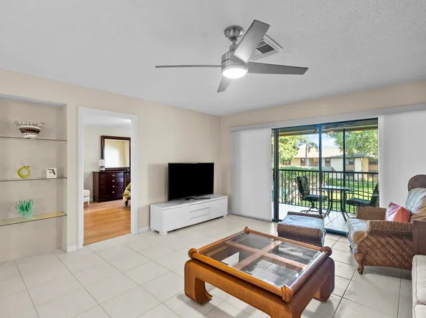 4885 SE Capstan Avenue #E-27, Stuart, FL 34997
