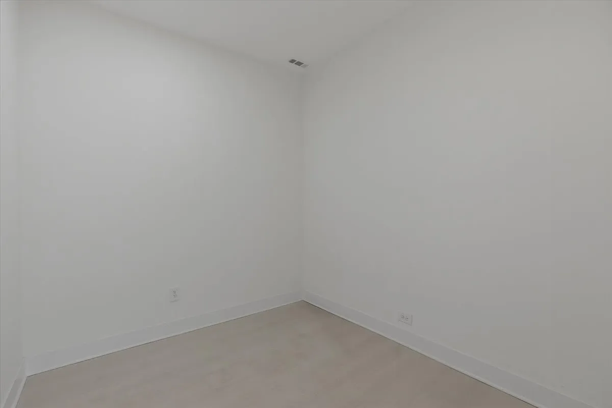 Building Photo - 2234 W Irving Park Rd #1HZ