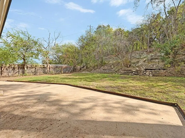 5903 Highland Hills Dr — Photo 28