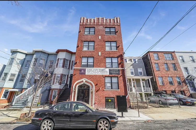 32 Magnolia Ave #302 — Photo 35