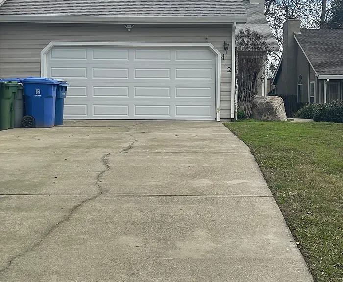412 Lakeside Way — Photo 2