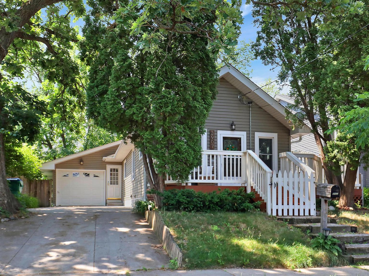 3907 W 31st St, Saint Louis Park, MN 55416 MLS 6390967 Zillow