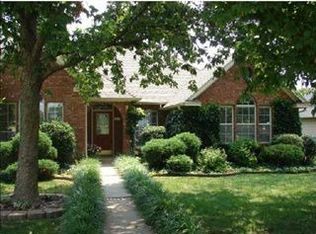 201 SW Orchard Way, Bentonville, AR 72712