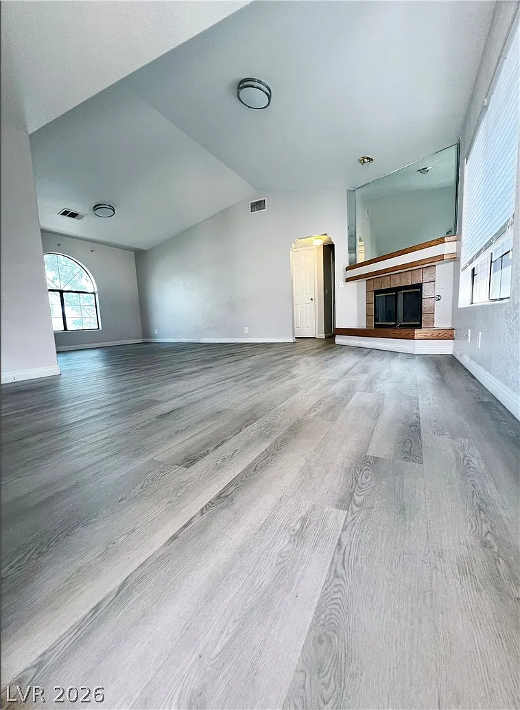 2 bed, 2.0 bath, 1056 sqft, $1,380 — Photo 2