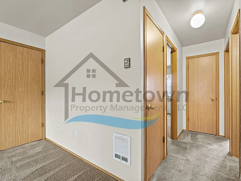 703 N Compton St — Photo 18