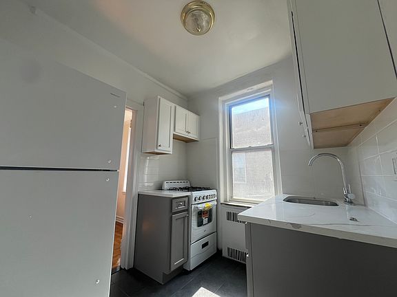 5th image of 6574 Wetherole St APT 3G