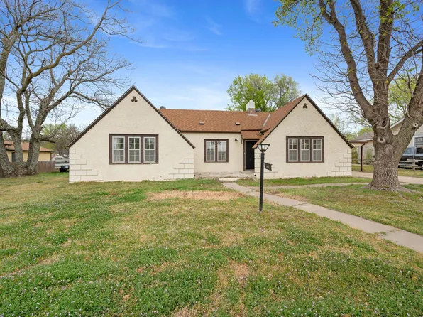 1416 W Kansas Ave, Arkansas City, KS 67005