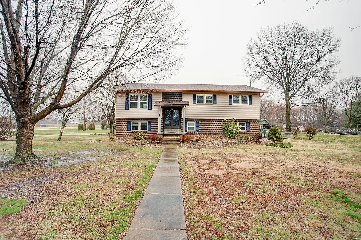 8 Bethany Dr photo 1
