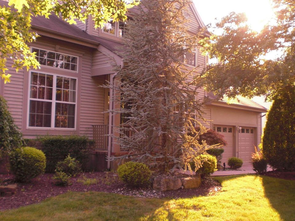2nd image of 4 Dorchester Ct