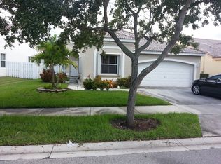 825 Savannah Falls Dr, Weston, FL 33327