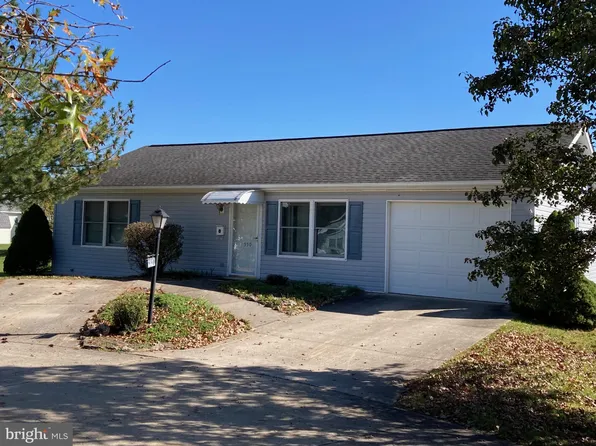 550 Honeysuckle Ct, Pine Grove, PA 17963
