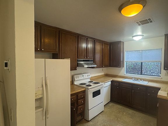 3rd image of 1683 Valle Vista Ave