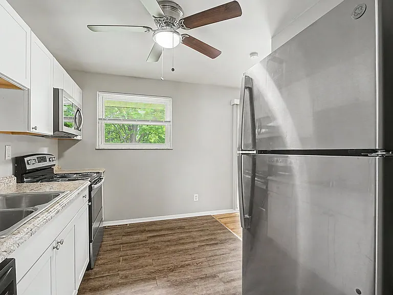 12116 Wincanton Dr — Photo 18