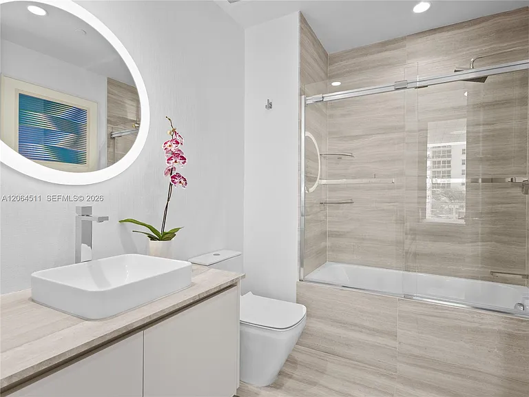 5775 Collins Ave #405 — Photo 30