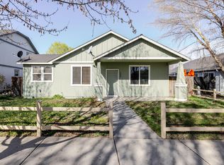 1263 NE 4th St, Redmond, OR 97756