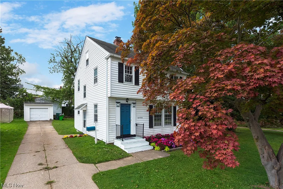 10708 Elmwood Ave photo 1