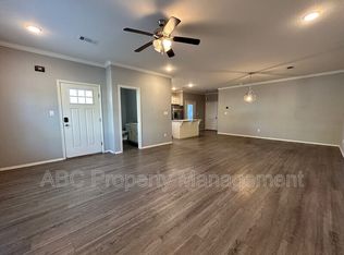 4073 W Santa Maria Ln, Fayetteville, AR 72704