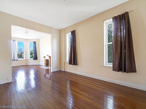 4th image of 901 S Sacramento Blvd