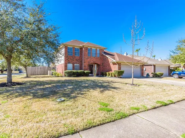 211 Wood Hollow Dr, League City, TX 77573