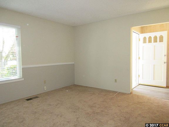 5th image of 2169 Sugartree Dr