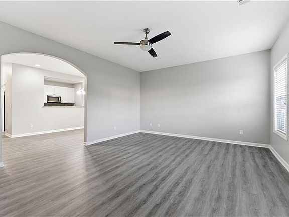 4th image of 8662 Thomas Rd